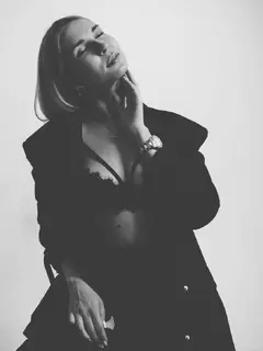 Yana escort in London