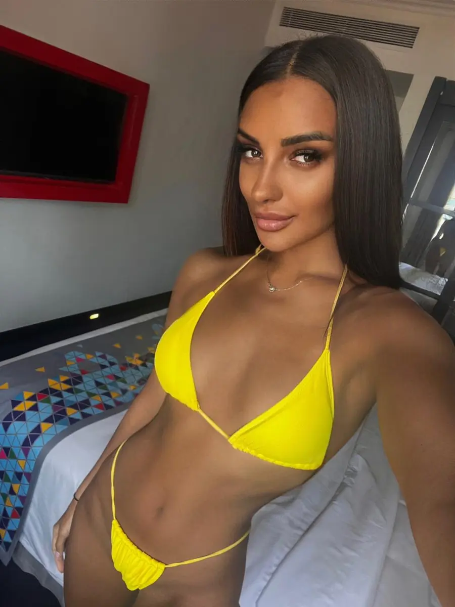 Yasya escort in London