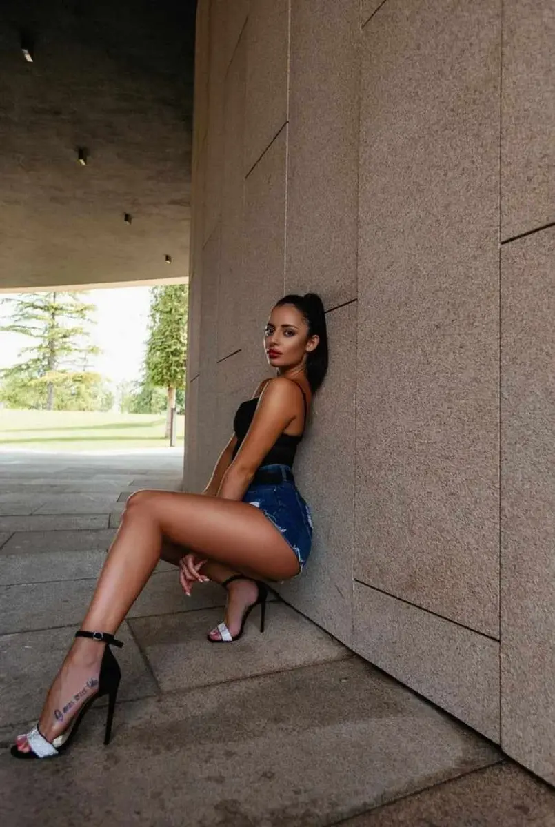 Zarina escort in London