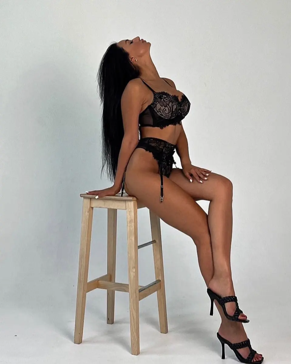 Zlata escort in Paris